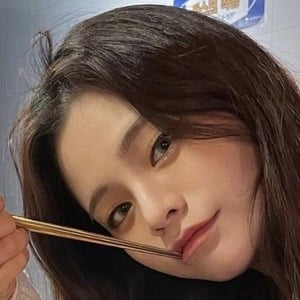 Kelly Kim, 27 (TikTok Star)