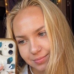 Kelly Mooney, 22 (TikTok明星)