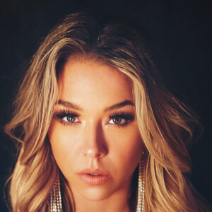 Kelly Sweet, 37 (Pop Singer)