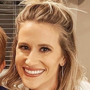 Kelsey Grimm, 34 (流行歌手)