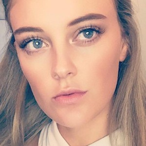 Kendra Abbiss, 28 (Blogger)