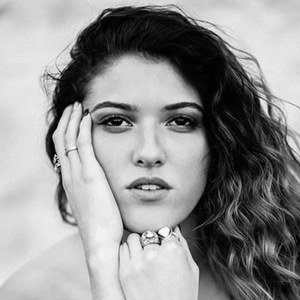 Kendyle Paige, 28 (流行歌手)