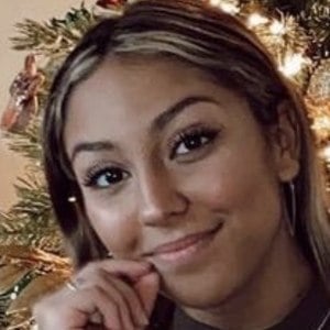 Kenna Mo, 24 (TikTok Star)