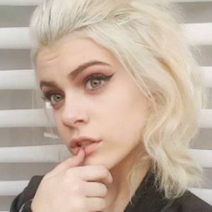 Kenna Noel, 24 (TikTok Star)