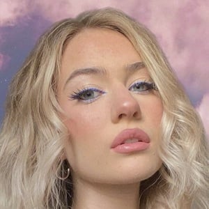 Kennedy Claire Walsh, 25 (YouTube明星)