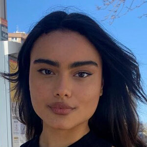 Kenya Brown, 26 (Instagram Star)