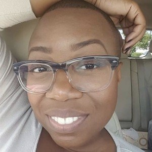 Kenya Freeman, 46 (时装设计师)