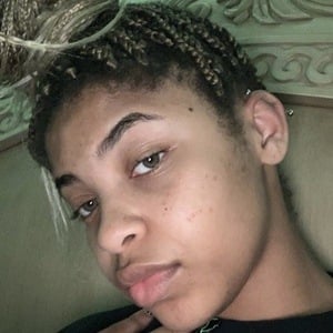 Keoniii, 20 (Estrella de TikTok)