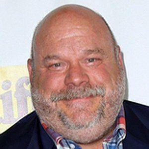 Kevin Chamberlin, 61 (Attore TV)