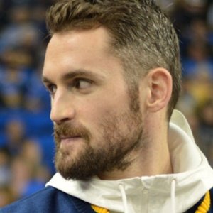 Kevin Love, 37 (Người chơi bóng rổ)