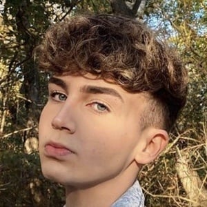 kevinoush_, 22 (TikTok Star)