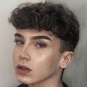 kevinoush_, 22 (TikTok Star)