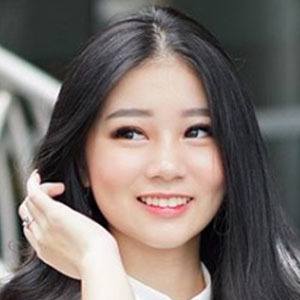 Kezia Clarita, 24 (YouTube明星)