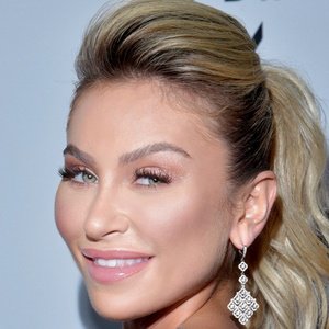 Khloe Terae, 32 (模特)