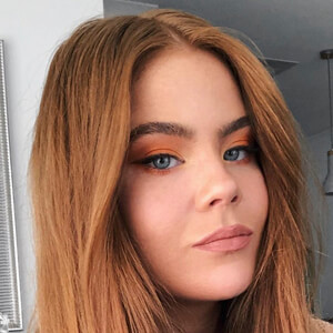 Kiara King, 35 (Blogger)