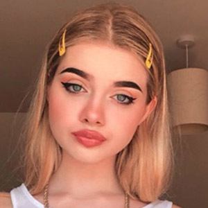 Kiera Johnston, 24 (Instagram明星)