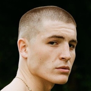 Kieron Moore, 28 (電視演員)