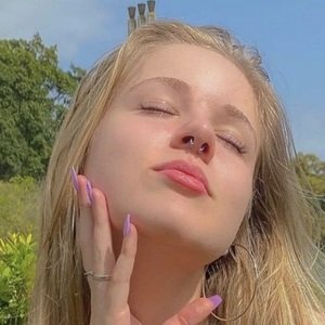 Kiki Ferreira, 22 (Instagram Star)