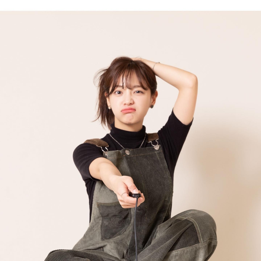 Kim Se-jeong, 27 (Cantante pop)