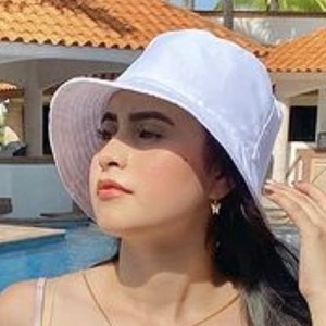 Kimberly Millán, 21 (YouTube Star)