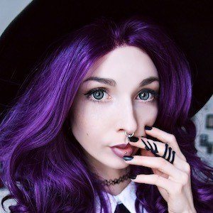 Kimi Peri, 30 (Instagram Star)