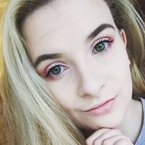 Kimmi Smiles, 34 (YouTube明星)