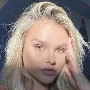 Kinsey Wolanski image 2