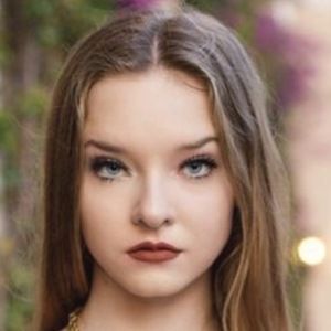 Kira Watt, 21 (TikTok明星)