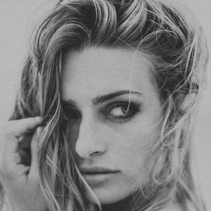 Kirsten Collins image 5