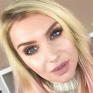 KissAndMakeup01, 41 (YouTube Star)