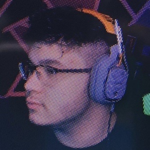 Kiwix, 24 (TikTok Star)