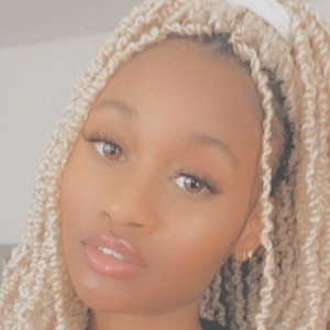 KopyKali, 28 (Estrella de YouTube)