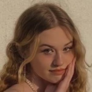 KORA, 21 (TikTok Star)