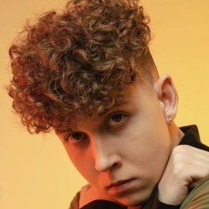 kostromins, 22 (TikTok Star)