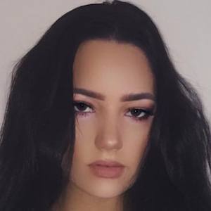 Krissy Grotez, 31 (YouTube Star)