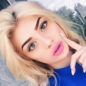 Kristen Hancher, 24 (Instagram明星)