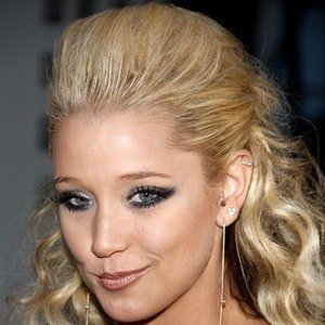 Kristen Renton, 43 (TV Actress)