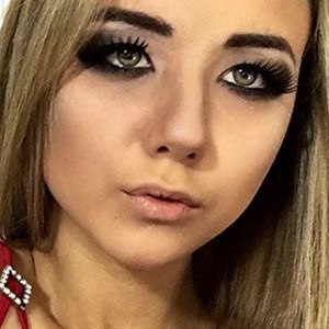 Kristina Dukic (2000 - ?) (YouTube Star)