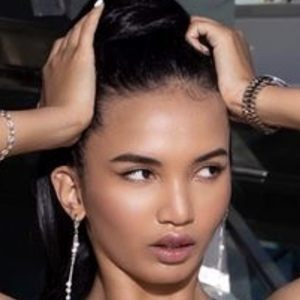 Kristina Menissov image 7