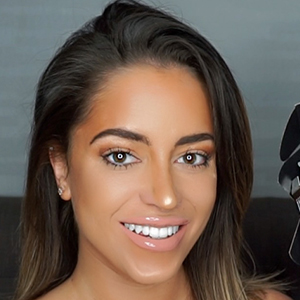 Kristina Urribarres, 35 (YouTube Star)