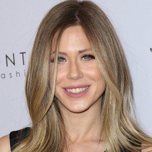 Kristine Elezaj, 39 (流行歌手)