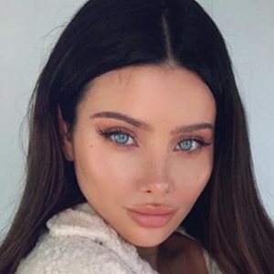 Kristy Lani, 31 (Instagram Star)