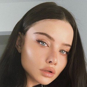 Kristy Lani, 31 (Instagram Star)