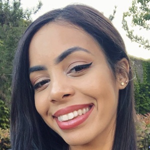 Krystal Lora image 3