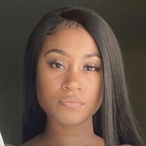 Kwhxte, 35 (TikTok Star)