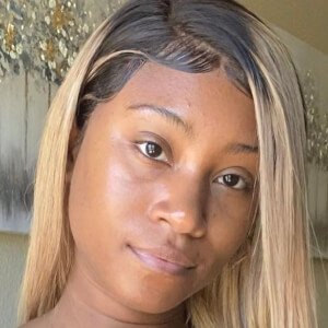 Kwhxte, 35 (TikTok Star)