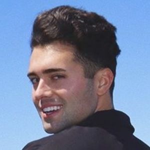 Kyan Palmer, 27 (流行歌手)