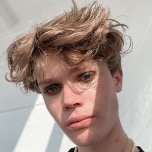 Kyle Velasco, 23 (TikTok明星)