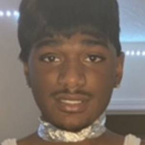 Kyle Vines, 20 (Estrella de TikTok)