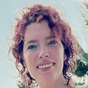 La Chica Bona, 37 (YouTube Star)